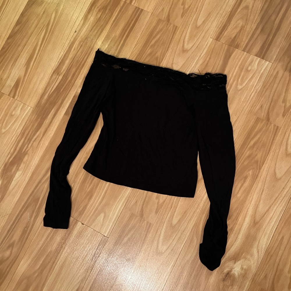 Off the shoulder long sleeve